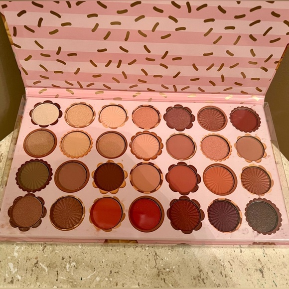 Beauty Concepts hello sweetness eyeshadow palette - Picture 2 of 4
